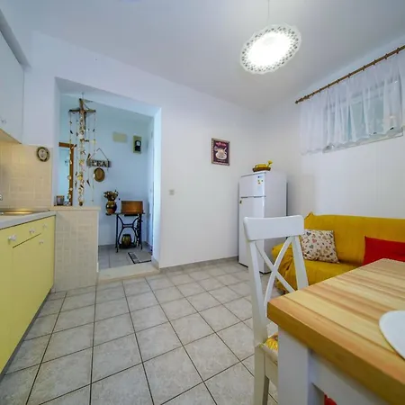 Aneli - Comfort One Bedroom With Terrace And Sea View A1 Daire Sobra