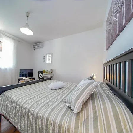 Aneli - Comfort One Bedroom With Terrace And Sea View A1 *
