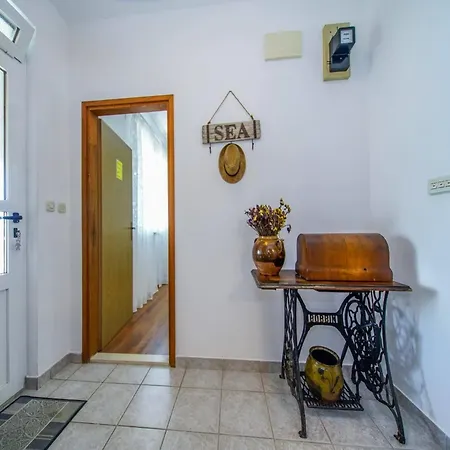 Aneli - Comfort One Bedroom With Terrace And Sea View A1 * Sobra
